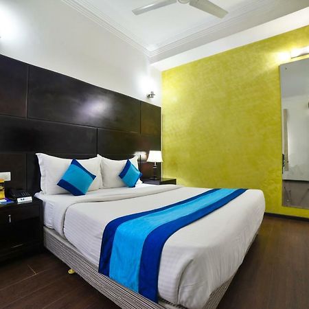 Hotel Mint Casa Ню Делхи Екстериор снимка