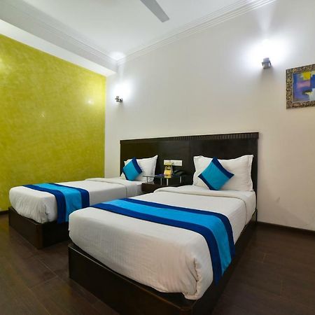 Hotel Mint Casa Ню Делхи Екстериор снимка