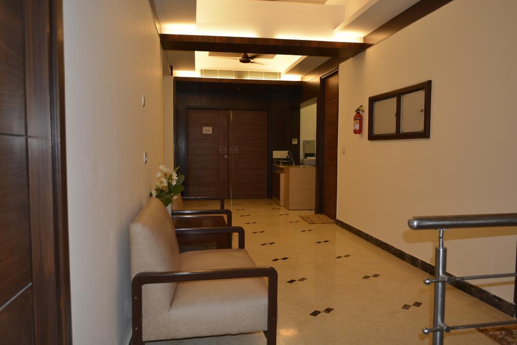 Hotel Mint Casa Ню Делхи Екстериор снимка