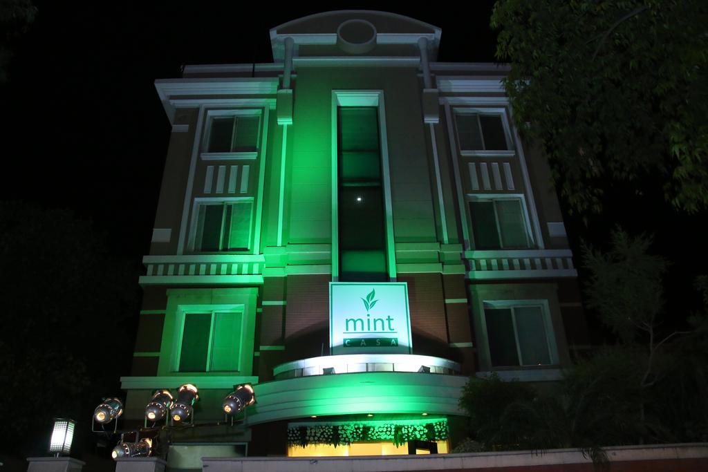 Hotel Mint Casa Ню Делхи Екстериор снимка