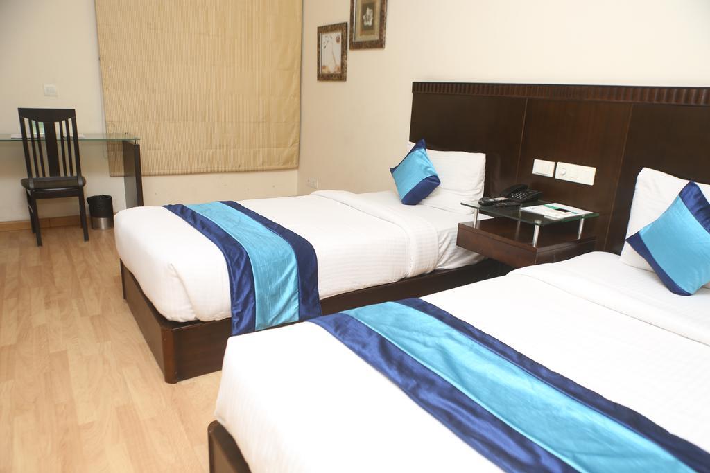 Hotel Mint Casa Ню Делхи Екстериор снимка
