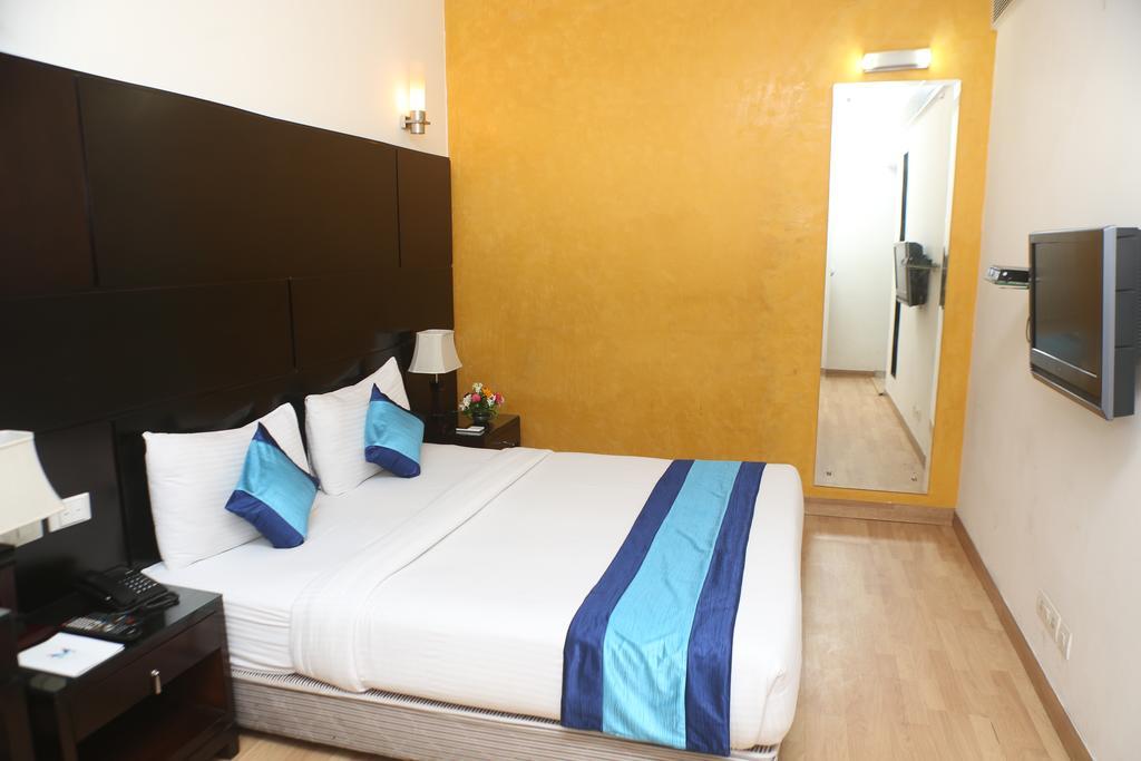 Hotel Mint Casa Ню Делхи Екстериор снимка