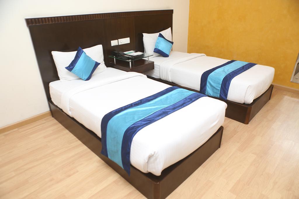 Hotel Mint Casa Ню Делхи Екстериор снимка