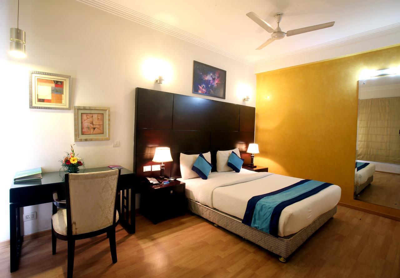 Hotel Mint Casa Ню Делхи Екстериор снимка