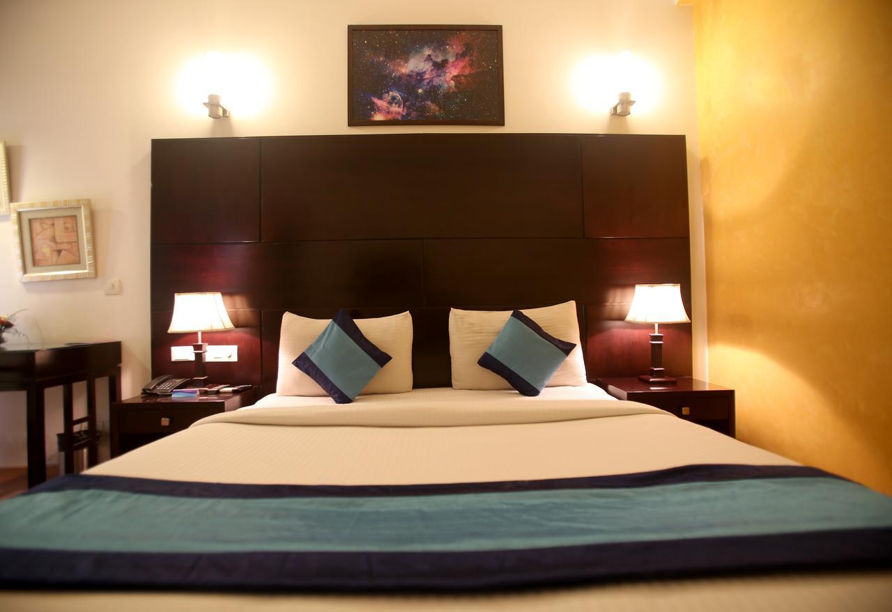 Hotel Mint Casa Ню Делхи Екстериор снимка