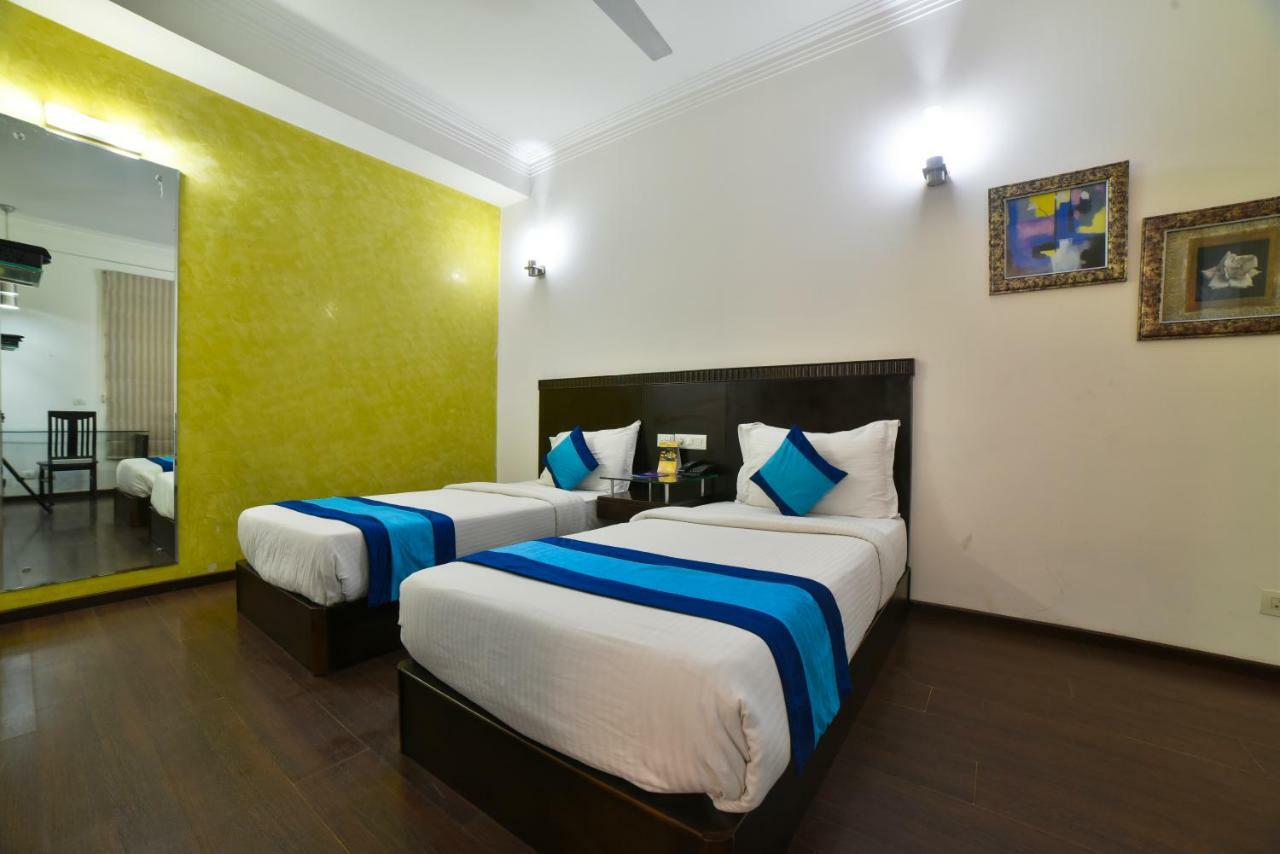 Hotel Mint Casa Ню Делхи Екстериор снимка
