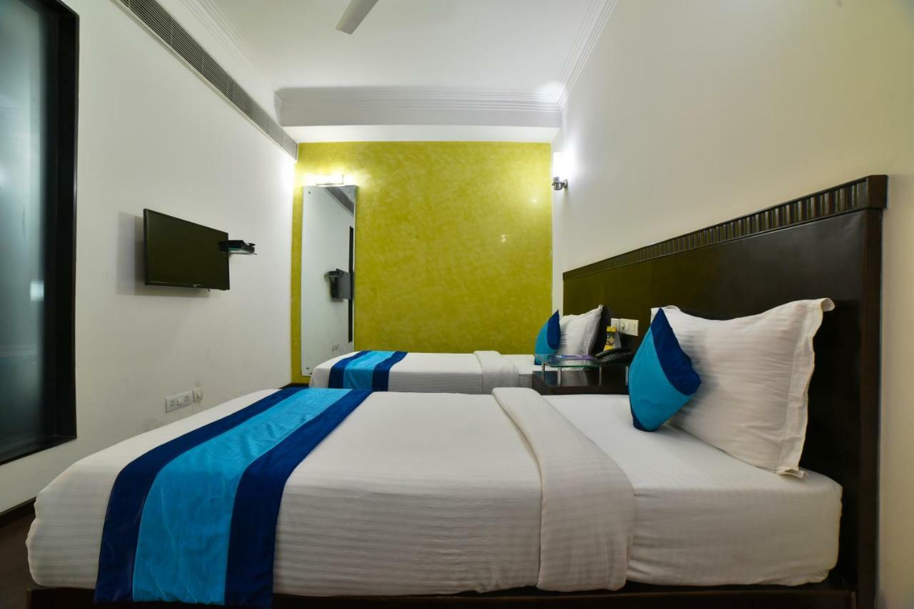 Hotel Mint Casa Ню Делхи Екстериор снимка