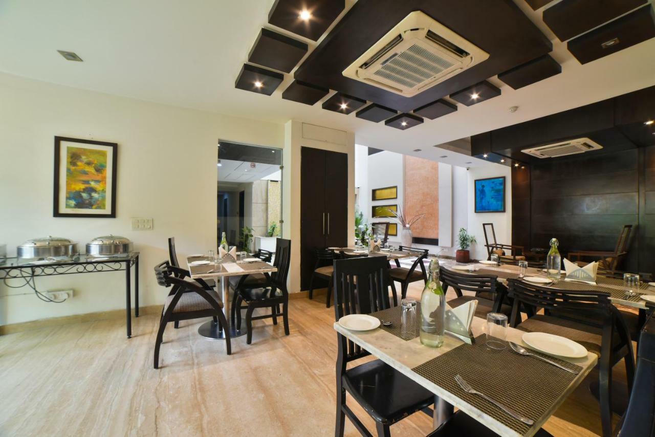 Hotel Mint Casa Ню Делхи Екстериор снимка