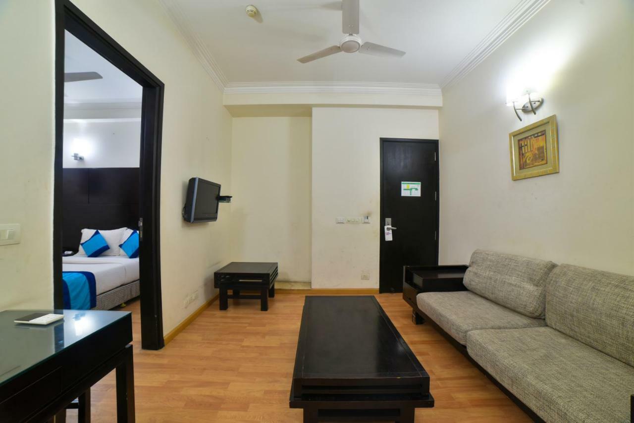 Hotel Mint Casa Ню Делхи Екстериор снимка
